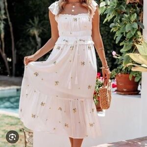 Vici white floral midi dress size Medium